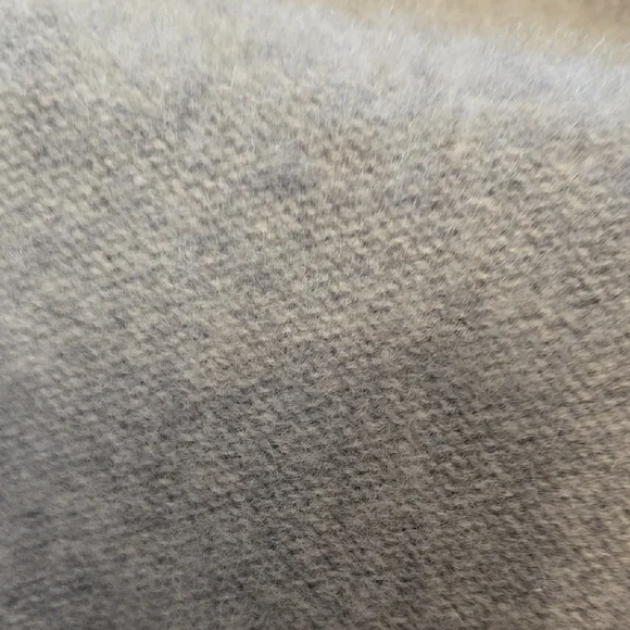 VINCE Gray Sweater - Picture 4 of 4